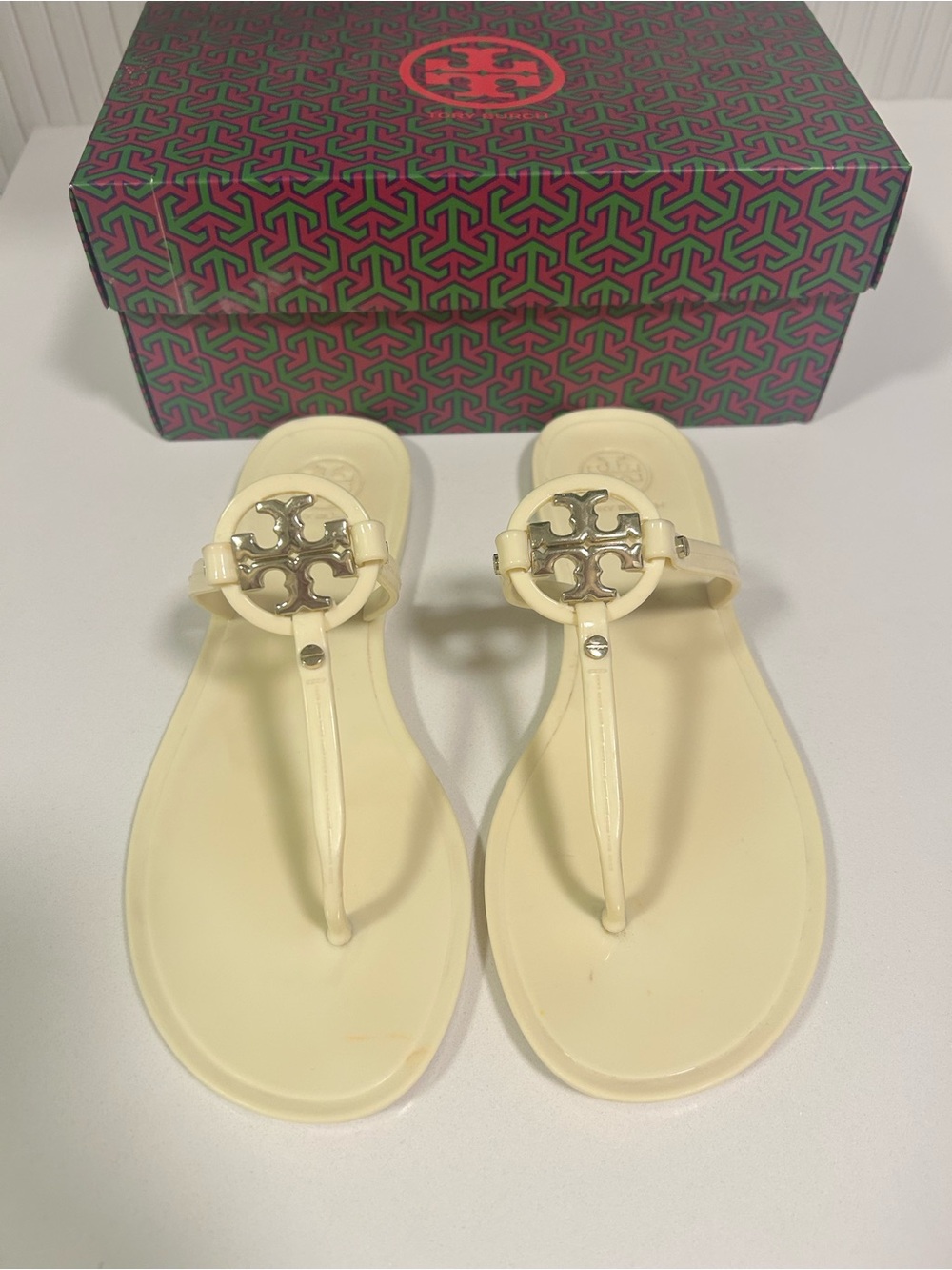 Tory Burch Mini Miller Jelly Thong Sandals - Picture 3 of 7